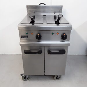 Used Lincat Double Tank Freestanding Fryer OE8113