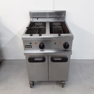 Used Lincat Double Tank Freestanding Fryer OE7113