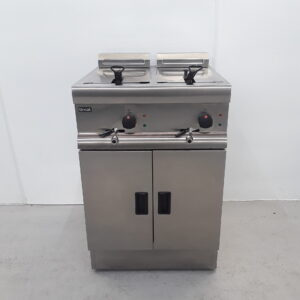 New B Grade Lincat Double Tank Electric Fryer 2 x 9 Litre J18
