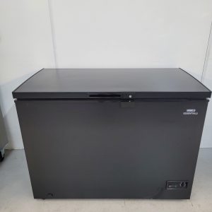 New B Grade Nisbets Essentials Chest Freezer 282 Litre DA536