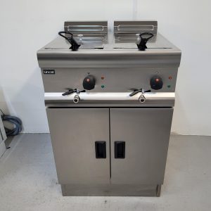 New B Grade Lincat Double Fryer 2 x 9 Litre J18