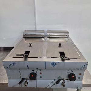 New B Grade Lincat Double Table Top Fryer 2x9 Litre DF66