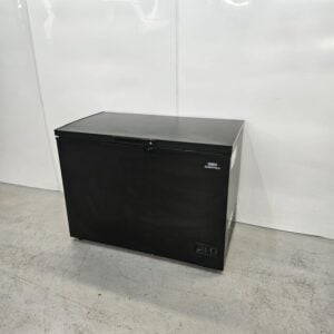 New B Grade Nisbets Essentials Chest Freezer 282L DA536