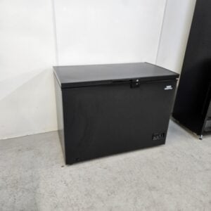 New B Grade Nisbets Essentials Chest Freezer 282L DA536