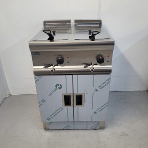 New B Grade Lincat Double Tank Fryer J18