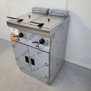 New B Grade Lincat Double Tank Fryer J18