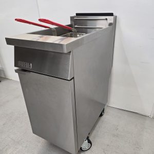 New B Grade Buffalo Single Tank Fryer Twin Basket 18 Litre DC319-N