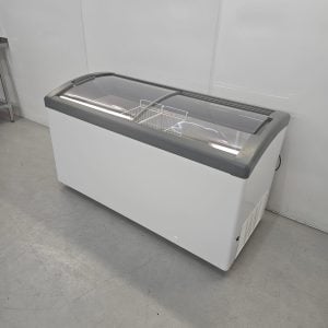 New B Grade Elcold Sliding Curved Glass Lid Chest Freezer 418 Litre FOCUS 151