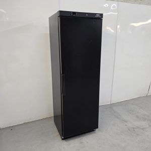 New B Grade Nisbets Essentials Single Upright Refrigerator Black 400 Litre JB198