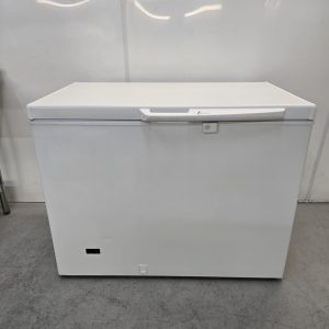 New B Grade Tefcold Solid Door Chest Cooler 278L EBC35