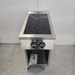 New B Grade Buffalo Freestanding Double Zone Induction Hob CU899