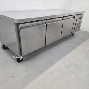 New B Grade Polar Triple Door Low Chef Base Counter Fridge 194 Litre DA463