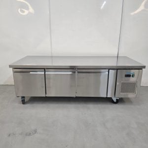 New B Grade Polar Triple Door Low Chef Base Counter Fridge 194 Litre DA463